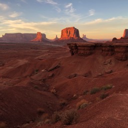 Crystal Van visits Monument Valley , Arizona Utah 